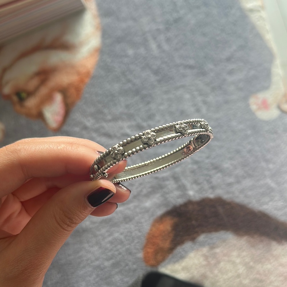 Elegant Silver Bracelet with Crystal Accents